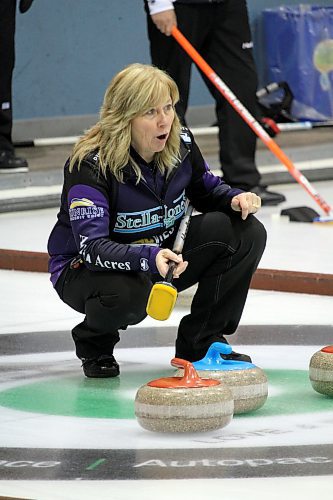 Terry Ursel gives instructions to her teammates during a round-robin game at the Manitoba senior curling provincial playdowns at the Dauphin Curling Club on Saturday afternoon. Ursel's Neepawa rink goes up against Norma Purdy's team from the St. Vital in a semifinal game this morning. The men's and women's championship games get underway at 1 p.m. (Lucas Punkari/The Brandon Sun)