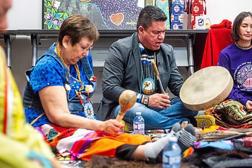 MIKAELA MACKENZIE / WINNIPEG FREE PRESS

Traditional Healers Program lead Justin Courchene sings a drums a song after a pipe ceremony for the new SCO Traditional Healers Program launch in Winnipeg on Monday, March 27, 2023. Standup.

Winnipeg Free Press 2023.