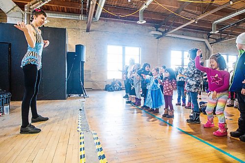 MIKAELA MACKENZIE / WINNIPEG FREE PRESS

Performer Sarah Teakle gets the whole audience to warm up with her before starting in on her show at the Festival of Fools at The Forks in Winnipeg on Monday, March 27, 2023. Standup.

Winnipeg Free Press 2023.