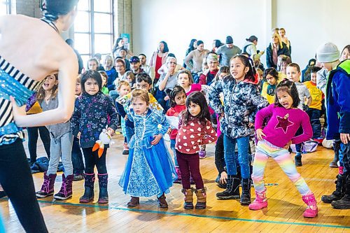 MIKAELA MACKENZIE / WINNIPEG FREE PRESS

Performer Sarah Teakle gets the whole audience to warm up with her before starting in on her show at the Festival of Fools at The Forks in Winnipeg on Monday, March 27, 2023. Standup.

Winnipeg Free Press 2023.