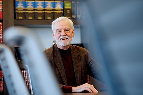 JOHN WOODS / WINNIPEG FREE PRESS
Leigh Taylor, licensed insolvency trustee, is photographed in his Broadway office in Winnipeg Tuesday, March 28, 2023. There has been a spike in bankruptcies and consumer proposals in Manitoba in the aftermath of the pandemic and now inflation and rising interest rates.

Reporter: cash