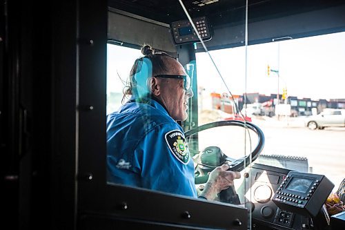 MIKAELA MACKENZIE / WINNIPEG FREE PRESS

Transit operator Joseph Fullmer drives and keeps a running commentary up for passengers on the 18 bus in Winnipeg on Thursday, March 23, 2023. For Dave story.

Winnipeg Free Press 2023.