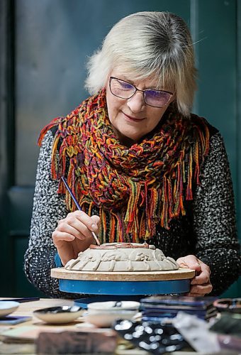 RUTH BONNEVILLE / WINNIPEG FREE PRESS 

ENT - ceramics

Feature photos on Winnipeg ceramic artist Grace Nickel in her studio, who won a Governor General's Award, specifically the Sadiye Bronfman Award, today. 


Alan Small story.

March 29th, 2023