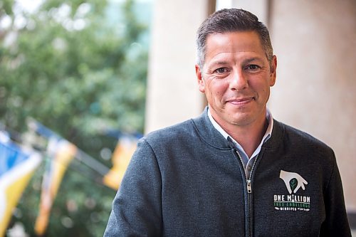 MIKAELA MACKENZIE / WINNIPEG FREE PRESS

Mayor Brian Bowman poses for a portrait on the balcony at City Hall for a story about the One Million Tree Challenge in Winnipeg on Friday, Sept. 16, 2022. For JS Rutgers story.
Winnipeg Free Press 2022.