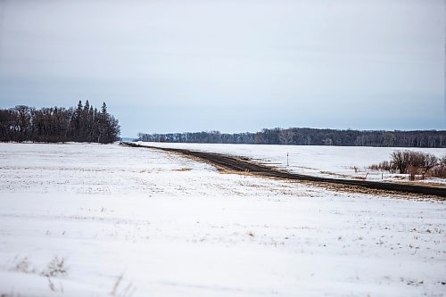 MIKAELA MACKENZIE / WINNIPEG FREE PRESS

Boundary Avenue at the border in Emerson on Monday, April 3, 2023.  For Chris story.

Winnipeg Free Press 2023.