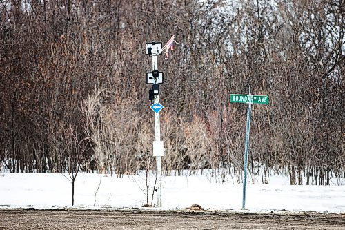 MIKAELA MACKENZIE / WINNIPEG FREE PRESS

Boundary Avenue at the border in Emerson on Monday, April 3, 2023.  For Chris story.

Winnipeg Free Press 2023.