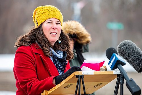 MIKAELA MACKENZIE / WINNIPEG FREE PRESS

Shauna Labman speaks about the changes to the Safe Third Country agreement, and how this has made irregular border crossings much more hazardous for refugees, near the border in Emerson on Monday, April 3, 2023.  For Chris story.

Winnipeg Free Press 2023.