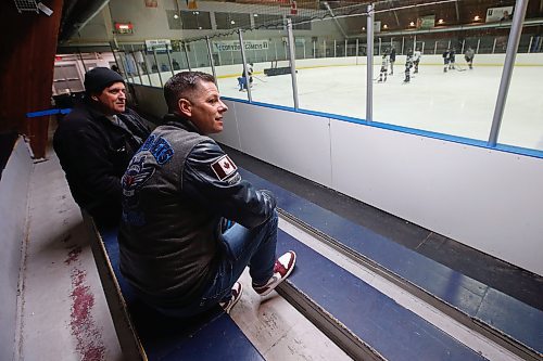 JOHN WOODS / WINNIPEG FREE PRESS
Hockey dad and former Winnipeg mayor Brian Bowman talks to Chris Sahaidak as they watch their sons&#x2019; hockey practice at River Heights C.C. Monday, April 3, 2023. 

Re: