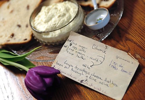 JOHN WOODS / WINNIPEG FREE PRESS
Elvera Kirk, her son Lee and her grandson Chris, make an old family recipe for Glumz Paska, a sweet cheese spread put on paska bread at Easter, in her apartment Monday, April 3, 2023. 

Re: wazney