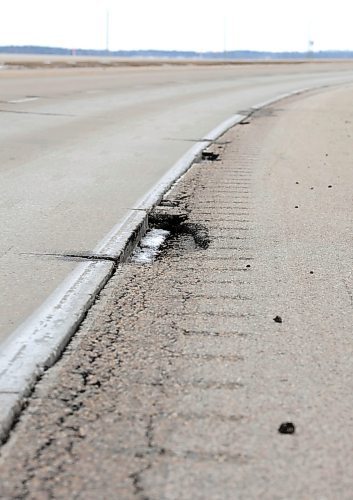 RUTH BONNEVILLE / WINNIPEG FREE PRESS 

Local  Dangerous  Highway 75

Highway 75 has long stretches of broken road with deep pot holes and cracks that can shred tires and kick up pieces of the road into other vehicles.  Photos taken along Hwy 75, south of Ste. Agathe, heading to Morris.  

See story by  Chris Kitching on the dangerous condition of southbound Highway 75 to the border, one of the most important highways in Manitoba. 


April 4th, 2023