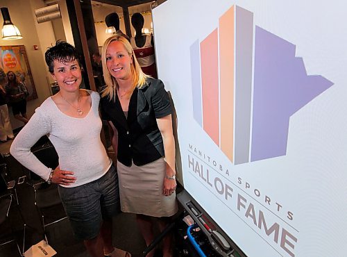 Pam Danis, left, and Sandy Maskiw were inducted into the Manitoba Sports Hall of Fame in 2012. (Winnipeg Free Press files)