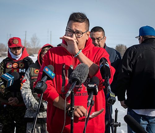 JESSICA LEE / WINNIPEG FREE PRESS

Lake St. Martin First Nation Chief Chris Traverse speaks to members of the media at Brady Landfill on April 6, 2023, where community member Lindy Mary Beardy&#x2019;s body was found on Monday.