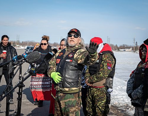 JESSICA LEE / WINNIPEG FREE PRESS

Joseph Munro speaks to members of the media, gesturing to the landfill, at Brady Landfill on April 6, 2023, where community member Lindy Mary Beardy&#x2019;s body was found on Monday.