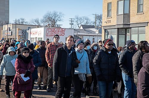JESSICA LEE / WINNIPEG FREE PRESS

Hundreds joined Archbishop Richard Gagnon on April 7, 2023 while walking on Osborne St. for the Way of the Cross.

Stand up