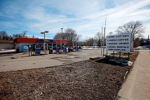 JOHN WOODS / WINNIPEG FREE PRESS
ESSO gas station on Main Street in Selkirk Monday, April 10, 2023. People are reporting water in their vehicle tanks after refuelling at this station.

Re: Kitching