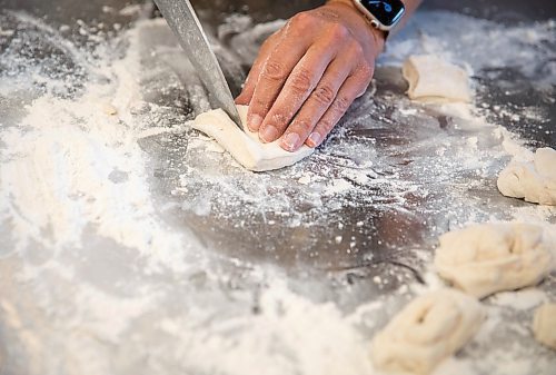 JESSICA LEE / WINNIPEG FREE PRESS

Chandra Erlandson prepares dough for M&#xe9;tis fry bread on August 29, 2022 at Red River College.

Reporter: AV Kitching