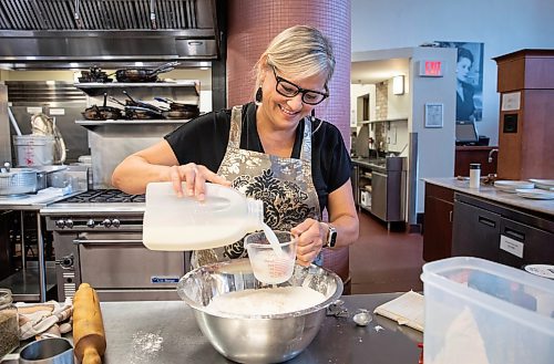 JESSICA LEE / WINNIPEG FREE PRESS

Chandra Erlandson makes dough for M&#xe9;tis fry bread on August 29, 2022 at Red River College.

Reporter: AV Kitching