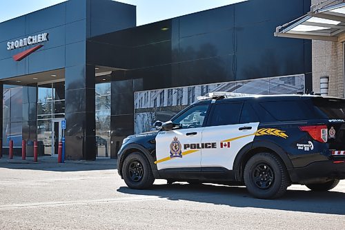 Police were reviewing video surveillance footage at Shoppers Mall after a man was attacked with bear spray. (Geena Mortfield/The Brandon Sun)