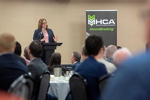 Mike Deal / Winnipeg Free Press
Premier Heather Stefanson takes part in the Manitoba Heavy Construction Association&#x2019;s (MHCA) 2023 Breakfast with the Leaders series at the Holiday Inn Express Winnipeg Airport, 1740 Ellice Ave, Tuesday morning.
See Gabby story
230411 - Tuesday, April 11, 2023.