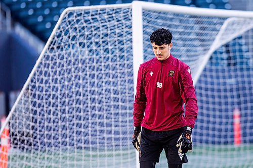 MIKAELA MACKENZIE / WINNIPEG FREE PRESS

Goal keeper Rayane Yesli at Valour FC practice at IG Field in Winnipeg on Wednesday, April 12, 2023. For Josh story.

Winnipeg Free Press 2023.