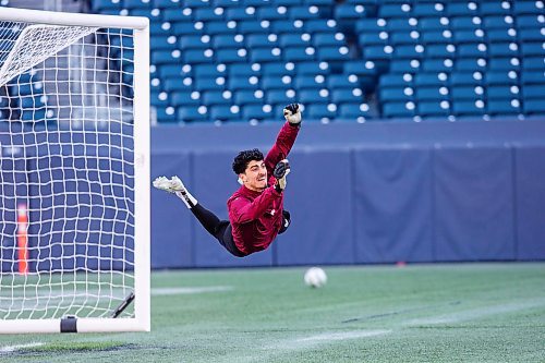 MIKAELA MACKENZIE / WINNIPEG FREE PRESS

Goal keeper Rayane Yesli does drills at Valour FC practice at IG Field in Winnipeg on Wednesday, April 12, 2023. For Josh story.

Winnipeg Free Press 2023.