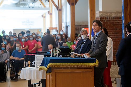 Mike Deal / Winnipeg Free Press
Prime Minister Justin Trudeau talks to residents and staff during a Passover event at The Saul and Claribel Simkin Centre, 1 Falcon Ridge Drive, Wednesday afternoon.
230412 - Wednesday, April 12, 2023.