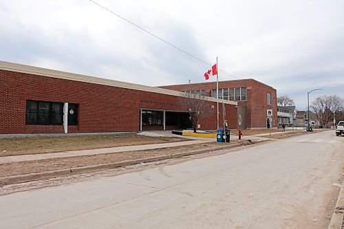 Parents of children at River Elm Elementary School are on high-alert after an apparent child-luring incident occurred nearby. (Tyler Searle / Winnipeg Free Press)