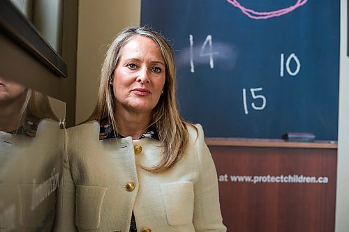 MIKAELA MACKENZIE / WINNIPEG FREE PRESS

Noni Classen, with the Canadian Centre for Child Protection, poses for a portrait in Winnipeg on Tuesday, Sept. 13, 2022. She weighed in on the lack of transparency with teacher misconduct. For Katrina story.
Winnipeg Free Press 2022.