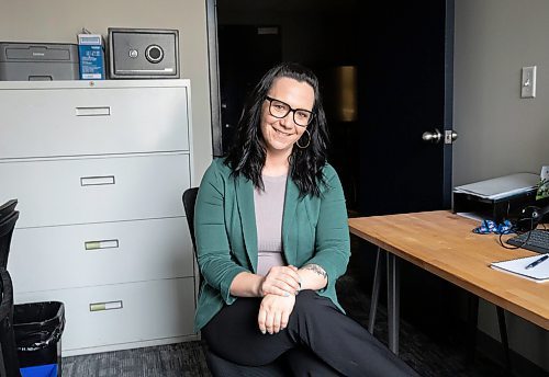 JESSICA LEE / WINNIPEG FREE PRESS

Ashley Seymour, 38, is the new executive director at Volunteer Manitoba. She poses for a photo in her office April 14, 2023.

Reporter: ??