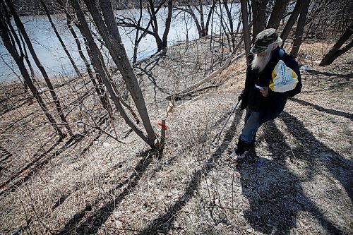 JOHN WOODS / WINNIPEG FREE PRESS
Herman Holla, who found body parts in a bag down by the Red River while out for a walk, stands near the scene Monday, April 17, 2023. 

Re: Kitching