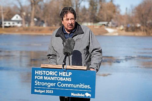 RUTH BONNEVILLE / WINNIPEG FREE PRESS 

LOCAL - Protecting water resources

Garry Wasylowski, Manitoba Association of Watersheds speaks at presser Monday. 

Environment and Climate Minister Kevin Klein holds press conference on protecting water resources at the boat launch at Hyland Park, off Henderson Hwy. in East St. Paul, Monday. 

Also speaking at the event were: Stephen Carlyle, chief executive officer, Manitoba Habitat Heritage Corporation, Garry Wasylowski, Manitoba Association of Watersheds and Colleen Sklar, co-chair, Lake Friendly Stewards Alliance. 


April 17th, 2023