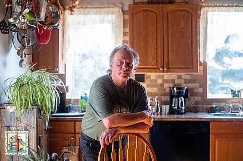 MIKAELA MACKENZIE / WINNIPEG FREE PRESS

Vince Freeman poses for a photo in his home near Anola on Friday, March 24, 2023. For JS story.

Winnipeg Free Press 2023.