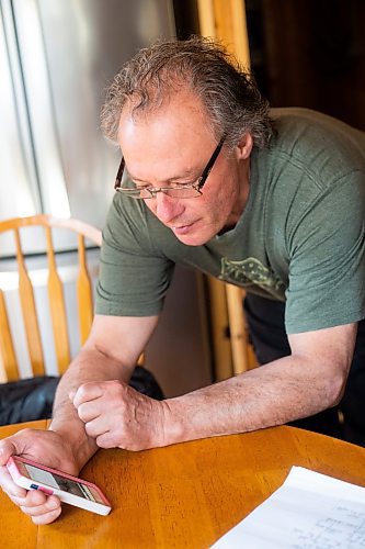 MIKAELA MACKENZIE / WINNIPEG FREE PRESS

Vince Freeman speaks about the proposed sand mine while in his home near Anola on Friday, March 24, 2023. For JS story.

Winnipeg Free Press 2023.