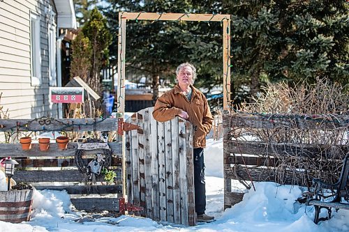 MIKAELA MACKENZIE / WINNIPEG FREE PRESS

Vince Freeman poses for a photo on his property near Anola on Friday, March 24, 2023. For JS story.

Winnipeg Free Press 2023.