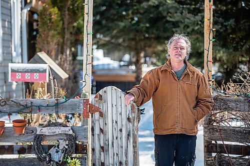 MIKAELA MACKENZIE / WINNIPEG FREE PRESS

Vince Freeman poses for a photo on his property near Anola on Friday, March 24, 2023. For JS story.

Winnipeg Free Press 2023.