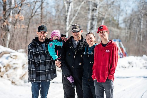 MIKAELA MACKENZIE / WINNIPEG FREE PRESS

Wesley (left), Callie, Josh, Georgina, and Hunter Mustard pose for a photo on their property near Anola on Friday, March 24, 2023. For JS story.

Winnipeg Free Press 2023.