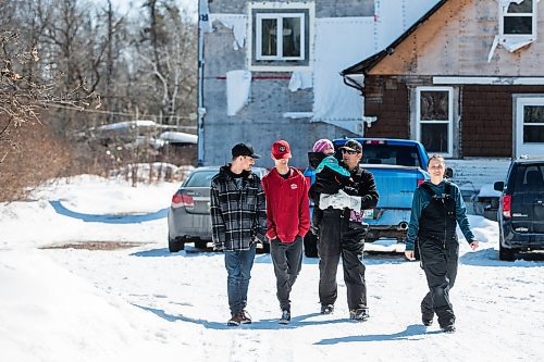 MIKAELA MACKENZIE / WINNIPEG FREE PRESS

Wesley (left), Hunter, Callie, Josh, and Georgina Mustard on their property near Anola on Friday, March 24, 2023. For JS story.

Winnipeg Free Press 2023.