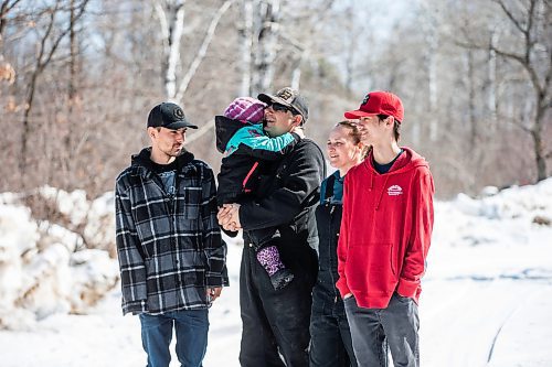 MIKAELA MACKENZIE / WINNIPEG FREE PRESS

Wesley (left), Callie, Josh, Georgina, and Hunter Mustard pose for a photo on their property near Anola on Friday, March 24, 2023. For JS story.

Winnipeg Free Press 2023.