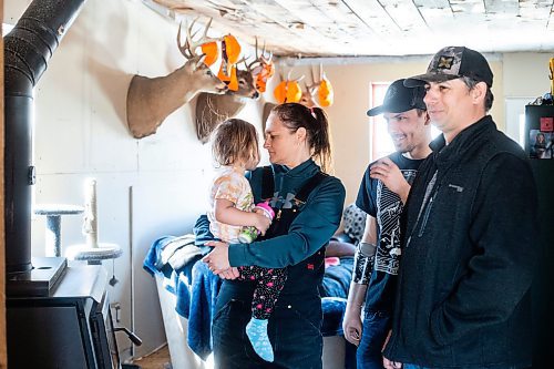 MIKAELA MACKENZIE / WINNIPEG FREE PRESS

Callie (left, three), Georgina, Wesley, and Josh Mustard pose for a photo in their home near Anola on Friday, March 24, 2023. For JS story.

Winnipeg Free Press 2023.