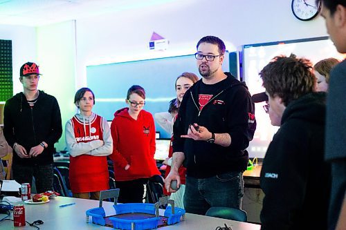 MIKAELA MACKENZIE / WINNIPEG FREE PRESS

Teacher Nathan Koblun leads a group huddle with the cole Dugald School (DS) Dragons esports team before starting in on tournament games in Dugald on Wednesday, April 19, 2023. Schools are prioritizing esports and investing in facilities to facilitate learning through online gaming, like the DS Dragons Esports Lab. For Maggie story.

Winnipeg Free Press 2023.