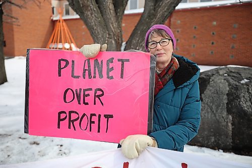 Betty Kelly credits her granddaughter, Renna, for inspiring her to take action on environmental issues. On Friday, Kelly was striking outside of Knox United Church as part of Fridays for Future. (Tim Smith/The Brandon Sun)