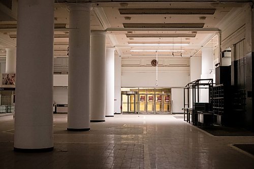 MIKAELA MACKENZIE / WINNIPEG FREE PRESS

The main floor at The Bay, now empty and shuttered before being renovated by the Southern Chiefs' Organization, in Winnipeg on Friday, April 21, 2023.

Winnipeg Free Press 2023.