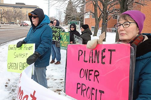 21042023
Brandonites take part in a weekly Fridays For Future climate strike protest at 18th Street and Victoria Avenue in front of Knox United Church on Friday afternoon.     (Tim Smith/The Brandon Sun)
