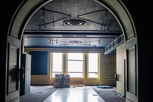 MIKAELA MACKENZIE / WINNIPEG FREE PRESS

The fifth floor of The Bay, now empty and shuttered before being renovated by the Southern Chiefs' Organization, in Winnipeg on Friday, April 21, 2023.

Winnipeg Free Press 2023.