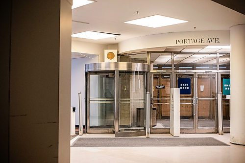 MIKAELA MACKENZIE / WINNIPEG FREE PRESS

The main floor Portage Avenue entrance at The Bay, now empty and shuttered before being renovated by the Southern Chiefs' Organization, in Winnipeg on Friday, April 21, 2023.

Winnipeg Free Press 2023.