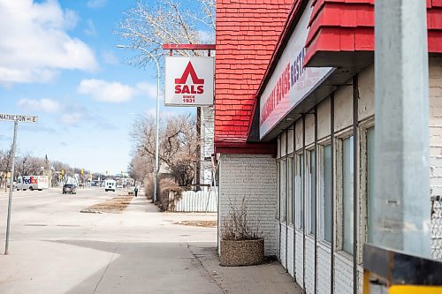 MIKAELA MACKENZIE / WINNIPEG FREE PRESS

The last day before closing at Sal&#x2019;s on Main Street in the North End in Winnipeg on Monday, April 24, 2023.

Winnipeg Free Press 2023.