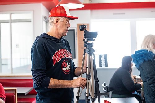 MIKAELA MACKENZIE / WINNIPEG FREE PRESS

Tim Froese makes a documentary about the iconic restaurant on the last day before closing at Sal&#x573; on Main Street in the North End in Winnipeg on Monday, April 24, 2023.

Winnipeg Free Press 2023.