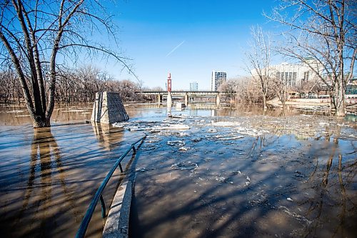 MIKAELA MACKENZIE / WINNIPEG FREE PRESS

The Assiniboine River runs high at The Forks in Winnipeg on Tuesday, April 25, 2023. For Jen story.

Winnipeg Free Press 2023.