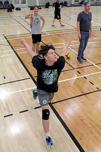 Dennis Lavasseur of Ebb and Flow approaches for an attack during Brandon Volleyball Club 17-and-under boys' practice at the Healthy Living Centre on Sunday. (Thomas Friesen/The Brandon Sun)