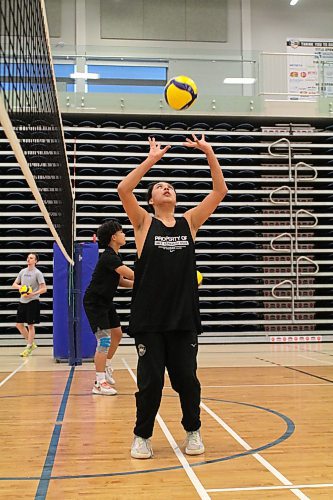 Ebb and Flow product Harlem Hunter commutes 205 kilometres multiple times a week for Brandon Volleyball Club practices. (Thomas Friesen/The Brandon Sun)